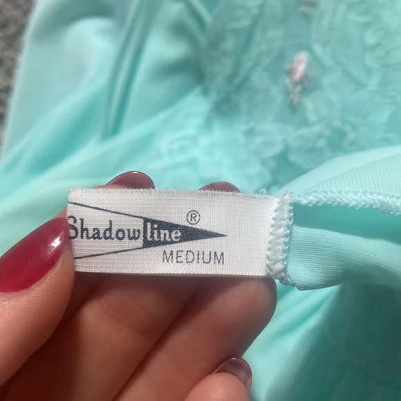 Vintage Two Piece Nightgown and Robe Set Size Medium - Picture 13 of 17